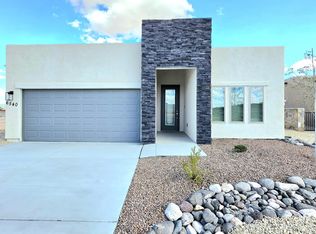 6540 Blackbird Rd, Las Cruces, NM 88012