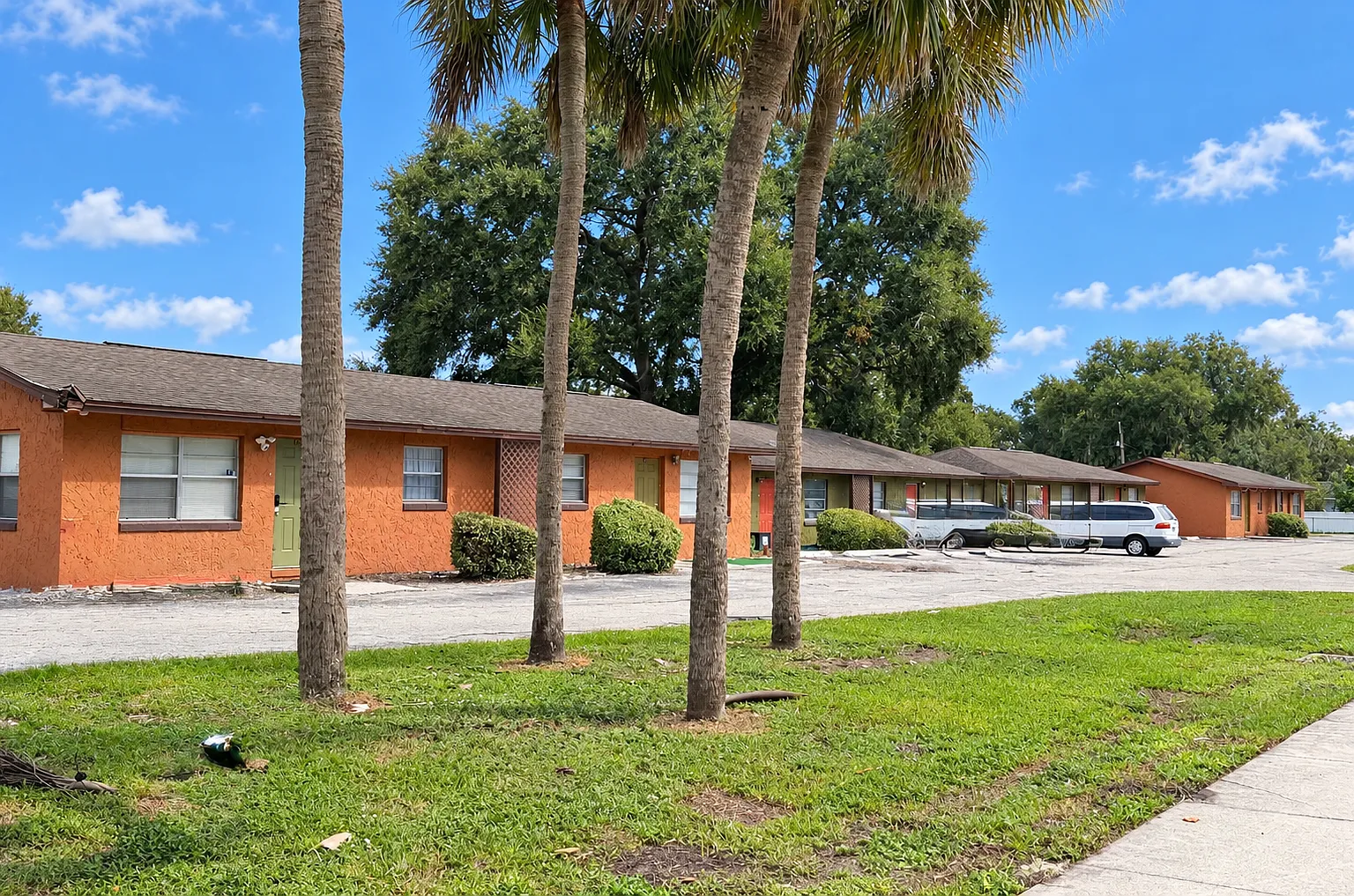 2 bed, 650 sqft, $995 — Photo 1
