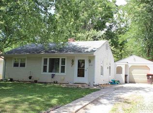 215 E Cherry Ridge Rd, Peoria, IL 61614