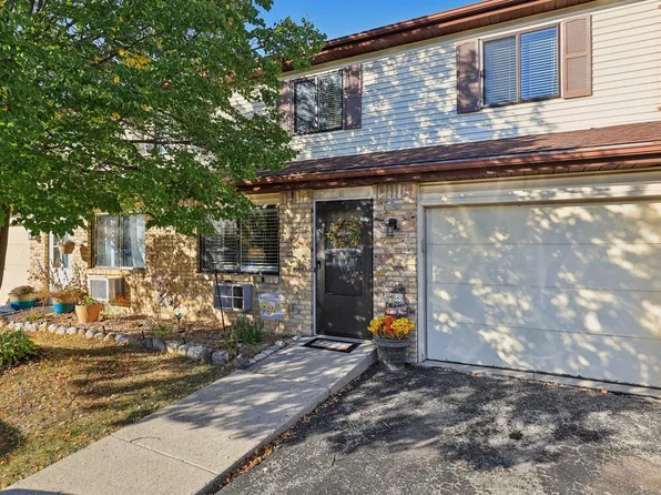 1143 Vogt DRIVE #15, West Bend, WI 53095