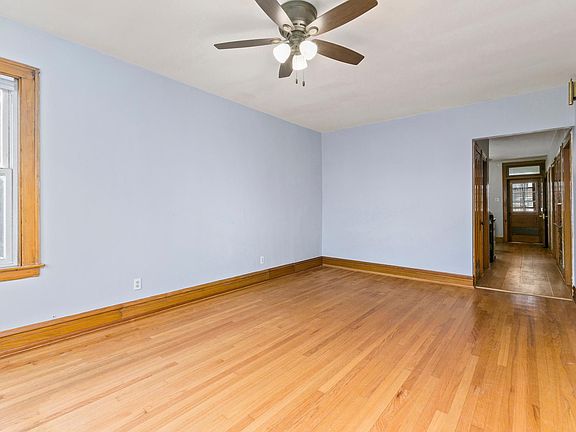 5th image of 5228 W Henderson St #2
