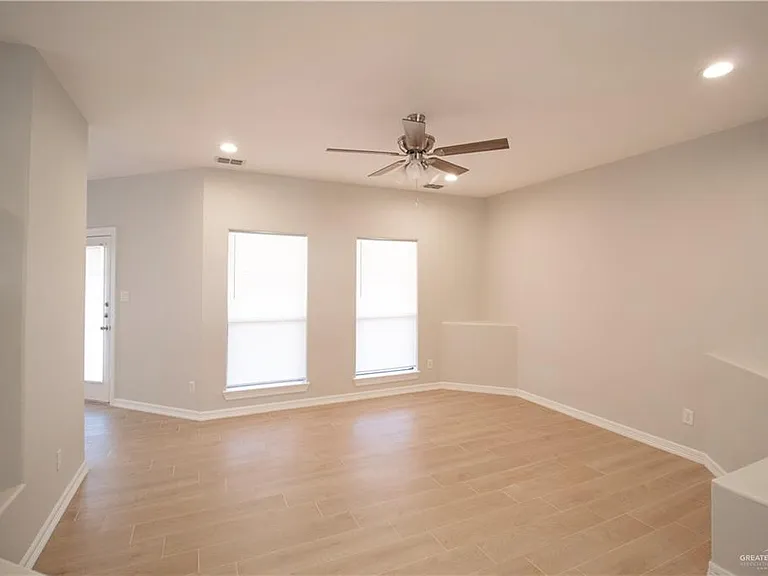 2202 Morning Ln — Photo 6