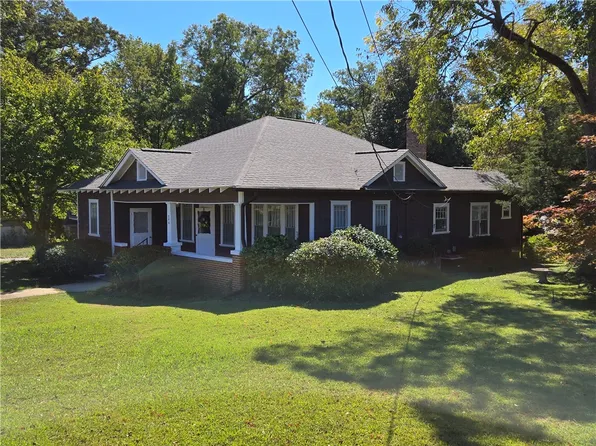 206 W Point St, Roanoke, AL 36274