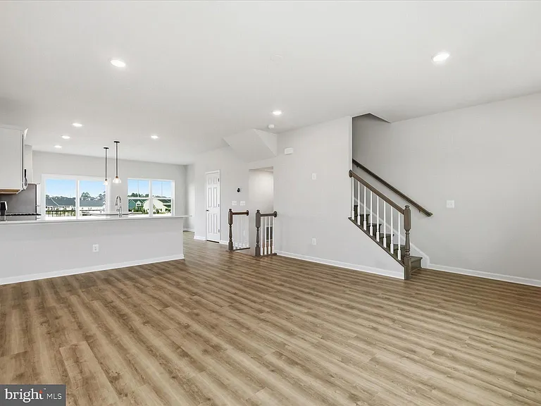 124 Swansong Pl — Photo 8