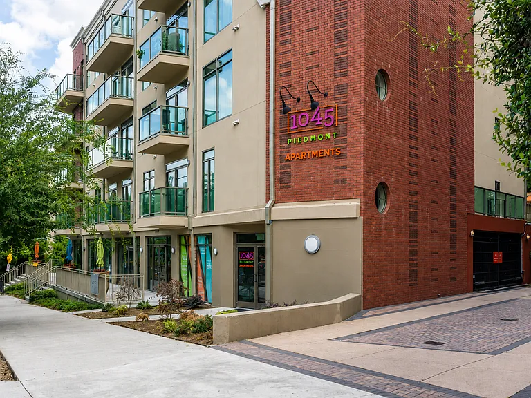 1045 Piedmont Avenue Apartments — Photo 41