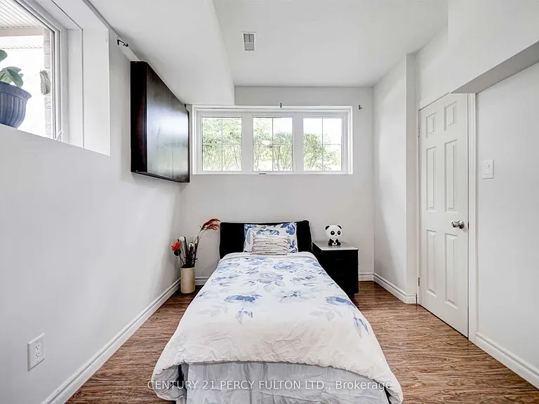 2359 Pilgrim Sq #BASEMENT — Photo 4