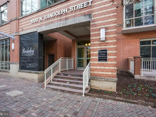 1000 N Randolph St APT 904, Arlington, VA 22201