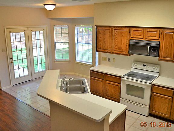 4th image of 1711 Briarmoor Ct