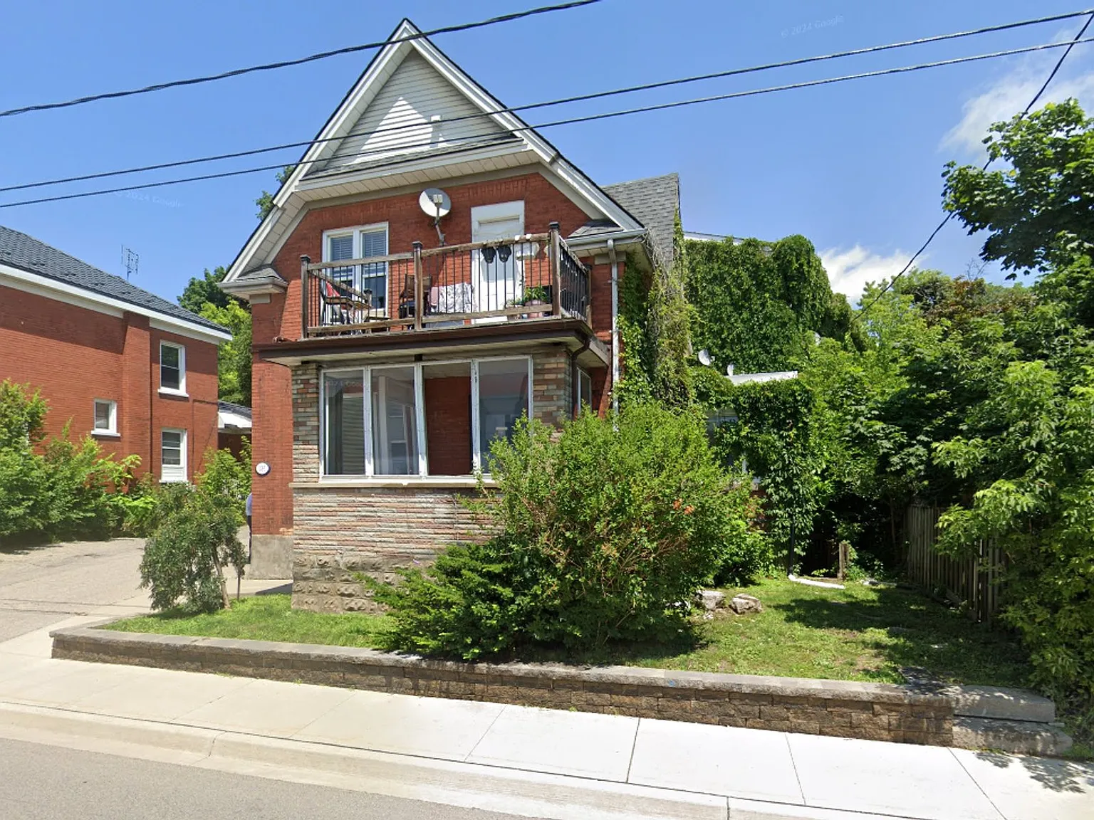 136 Weber Street East Kitchener — Photo 1
