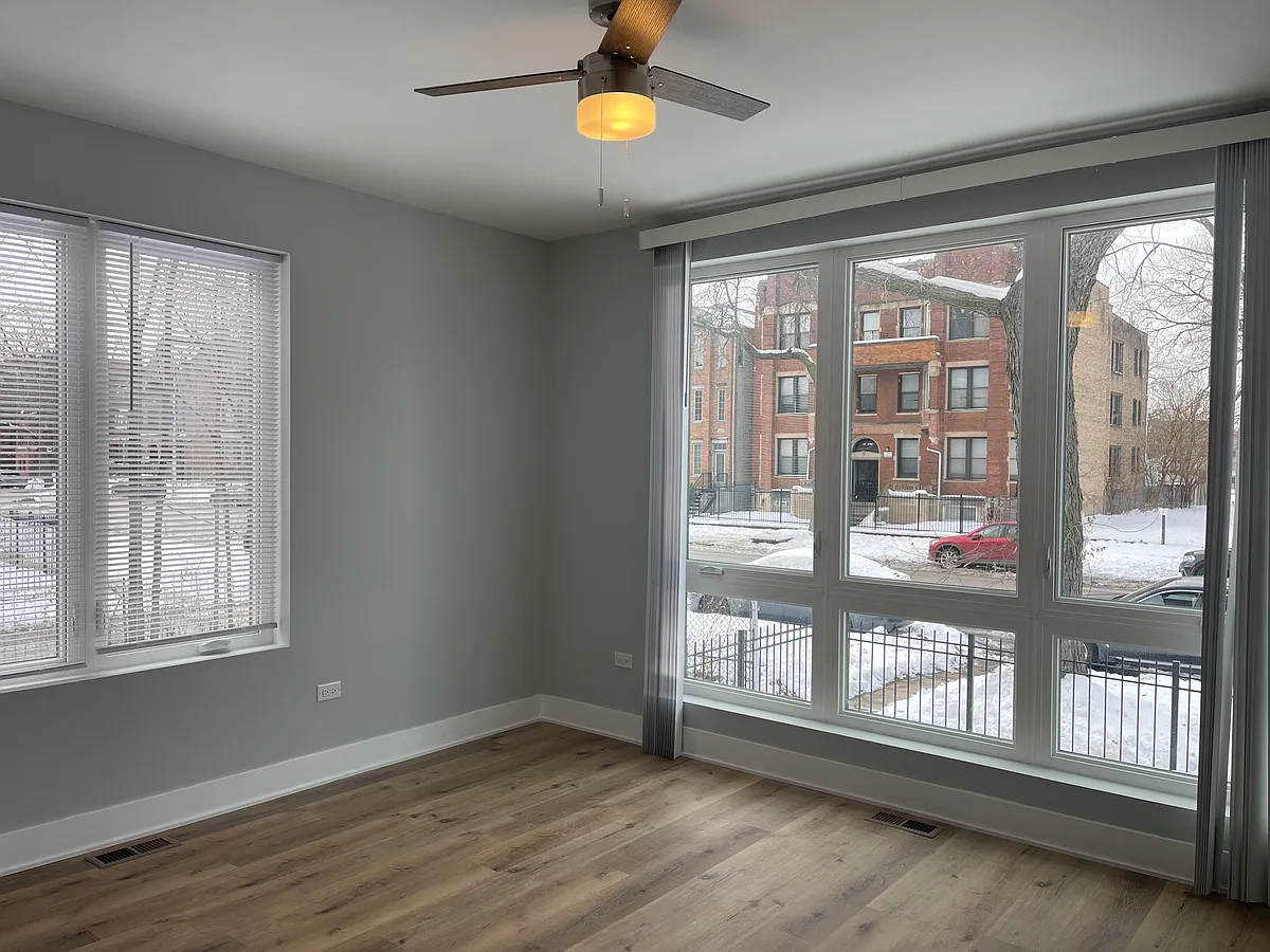 Photo 2 of 17 - 5175 S Michigan Ave #1W - Chicago, IL Building Photo - 5175 S Michigan Ave #1W