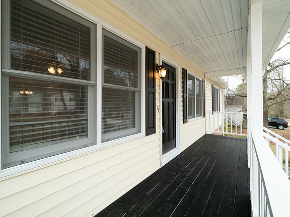4th image of 1730 Rose Garden Ln