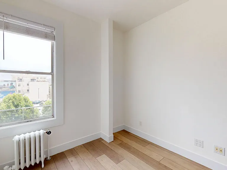 1408 California St #305 — Photo 12