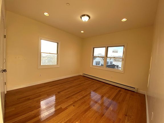 5th image of 107 Haven Ave #2