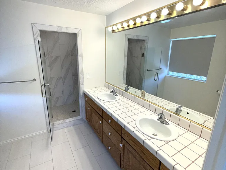 2506 W Grandview Dr — Photo 43