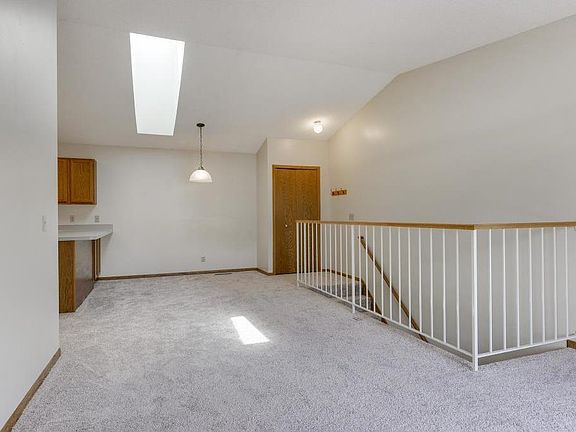 4th image of 701 Parkside Dr