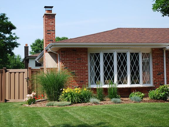 Beautiful 6 ft TREX fence