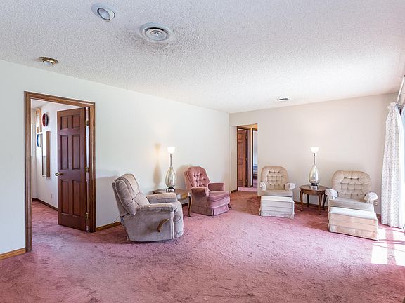 4th image of 5815 W Oakey Blvd