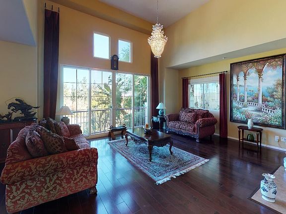 2nd image of 5655 Como Cir