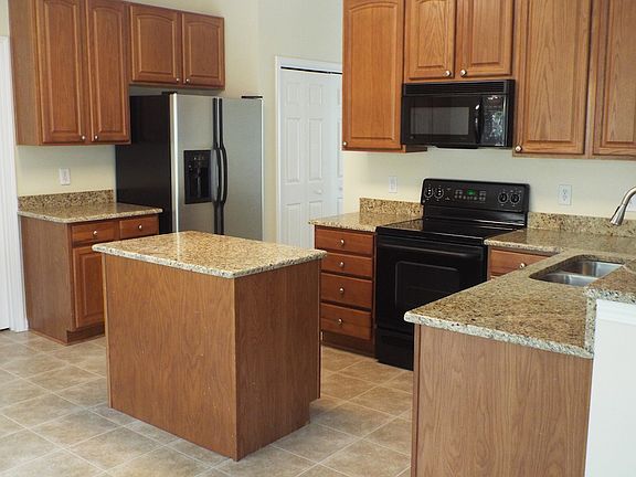 Kitchen with Granite Island