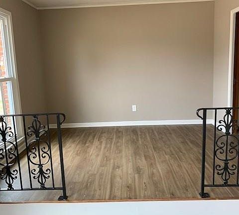 2nd image of 2814 Ravenwood Dr