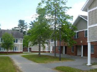 215 Neptune Dr, Brunswick, ME 04011
