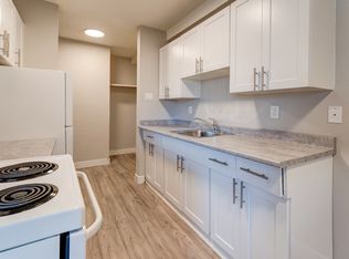 Diane Manor, Edmonton, AB T5M 0J5