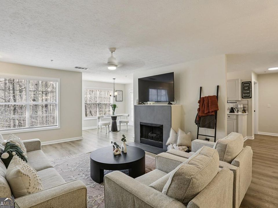 1st image of 322 Streamside Dr