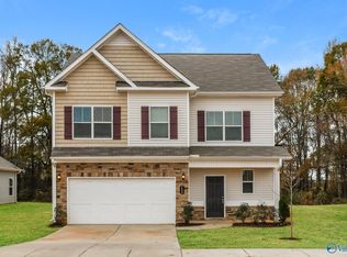 134 Lincoln Gray Cir, New Market, AL 35761