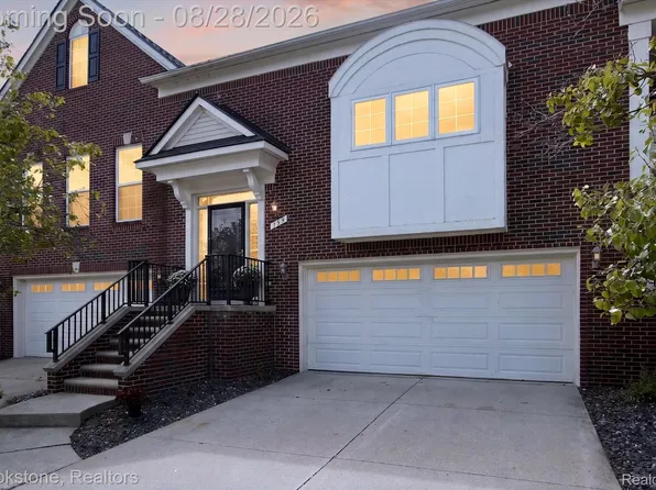 759 Paint Creek Dr, Troy, MI 48085
