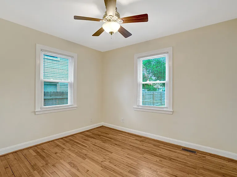 510 E Windsor Ave — Photo 8
