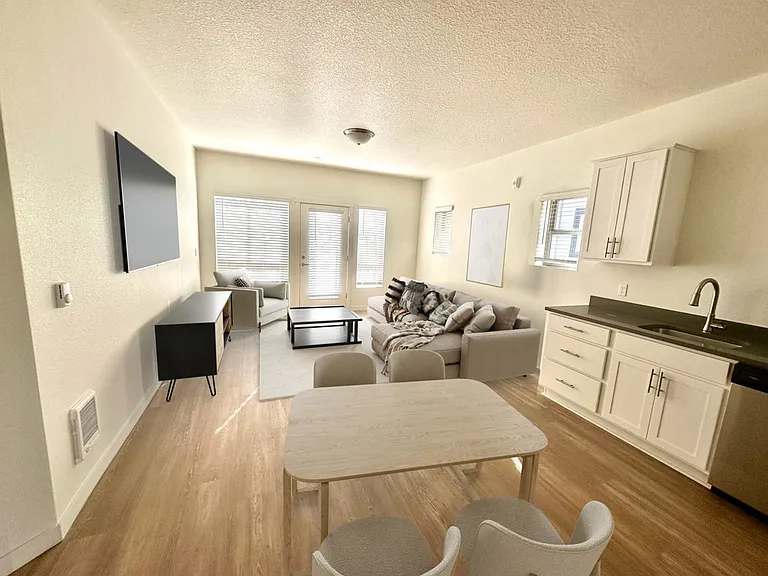 22025 NE HALSEY ST. — Photo 51