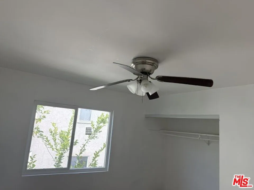 2 bed, 1.0 bath, 800 sqft, $2,295 — Photo 3
