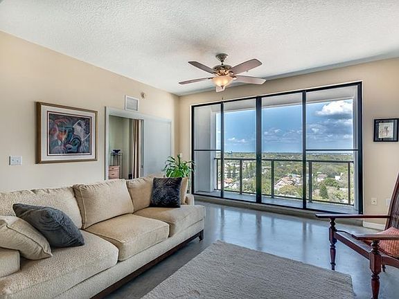 4th image of 226 5th Ave N APT 1401