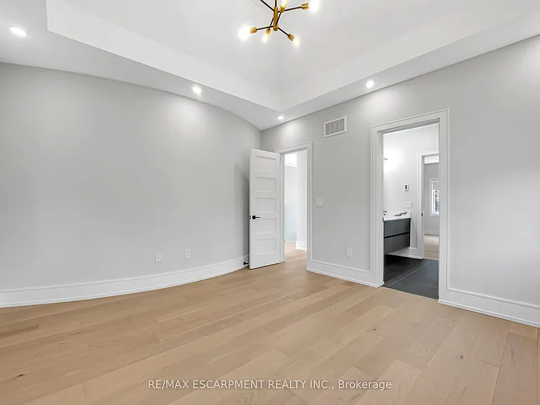 221 Morden Rd E — Photo 37