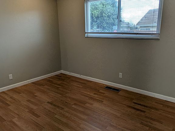 5th image of 1504 Mission Dr