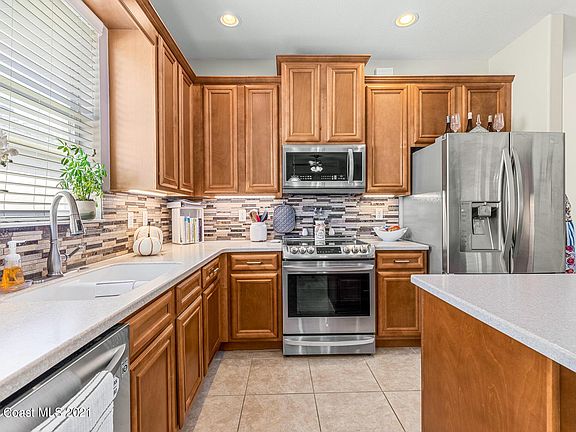 3rd image of 672 Remington Green Dr SE