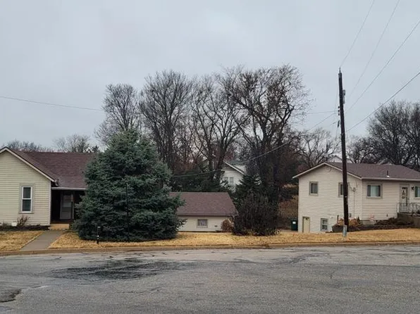 304-306 Blake St, Ellsworth, KS 67439