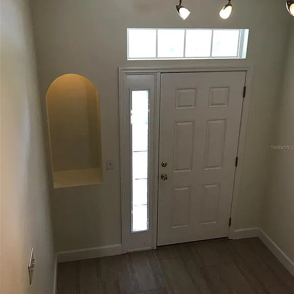 2915 Pointeview Dr — Photo 3