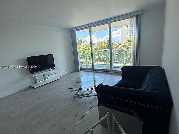 4th image of 1000 West Ave APT 307