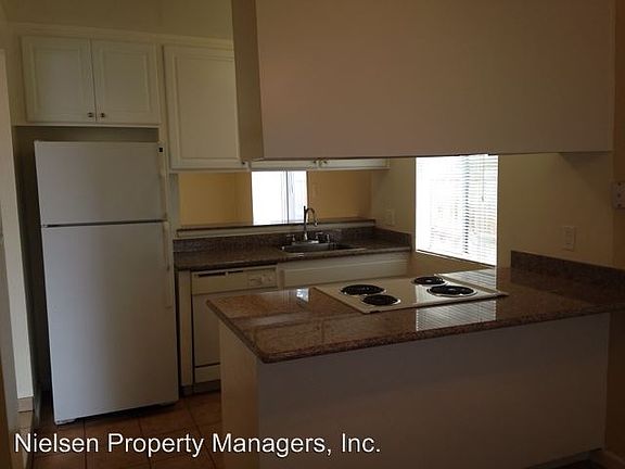 5th image of 615 24th St APT 02