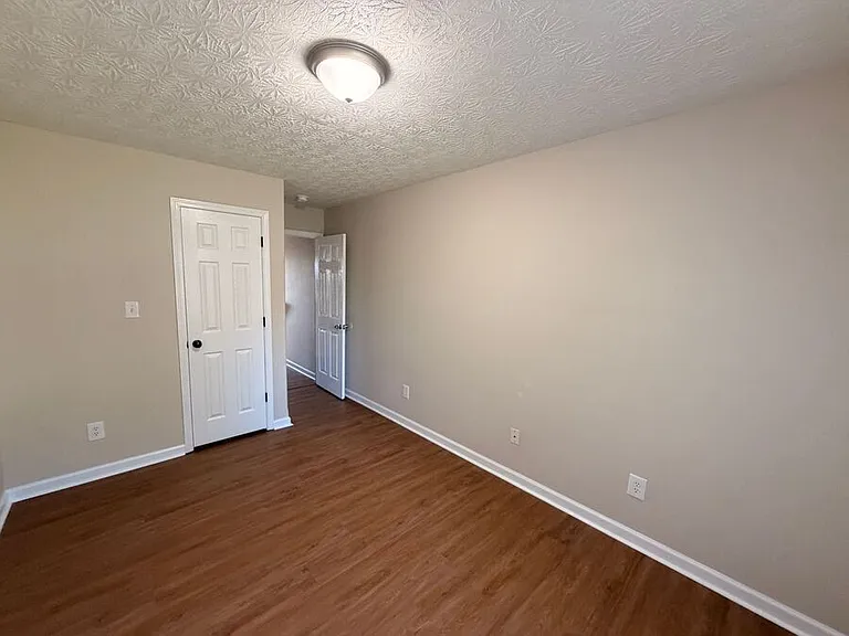 223 Ridgewood Dr — Photo 10