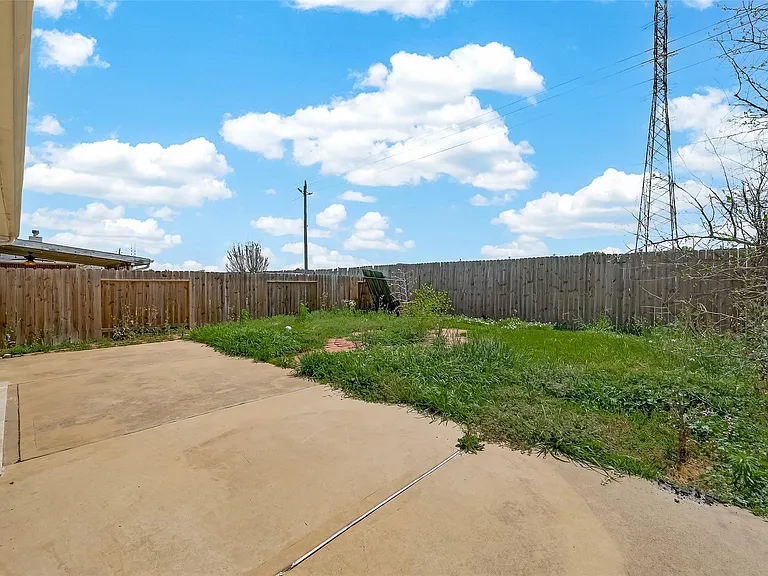 13915 Maleewan Ln — Photo 41