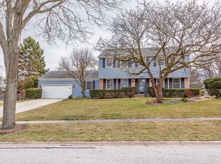 1201 Red Silver Ct, Downers Grove, IL 60515