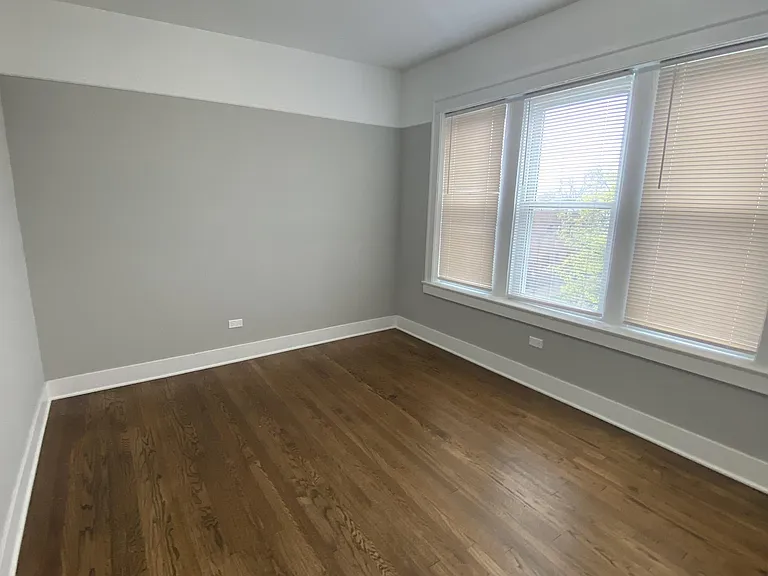 5034 N Washtenaw Ave — Photo 12