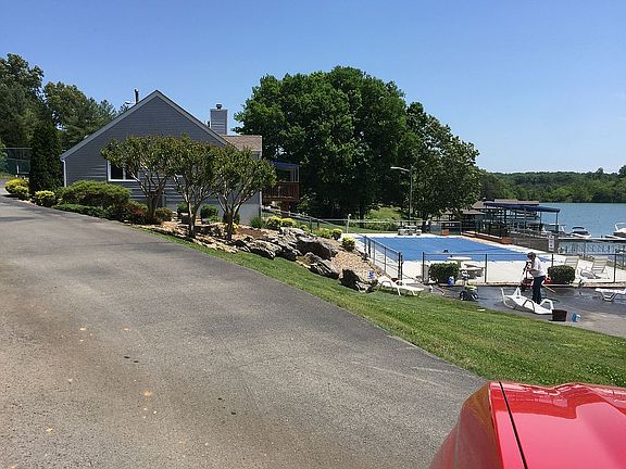 5th image of 232 Northshore Dr