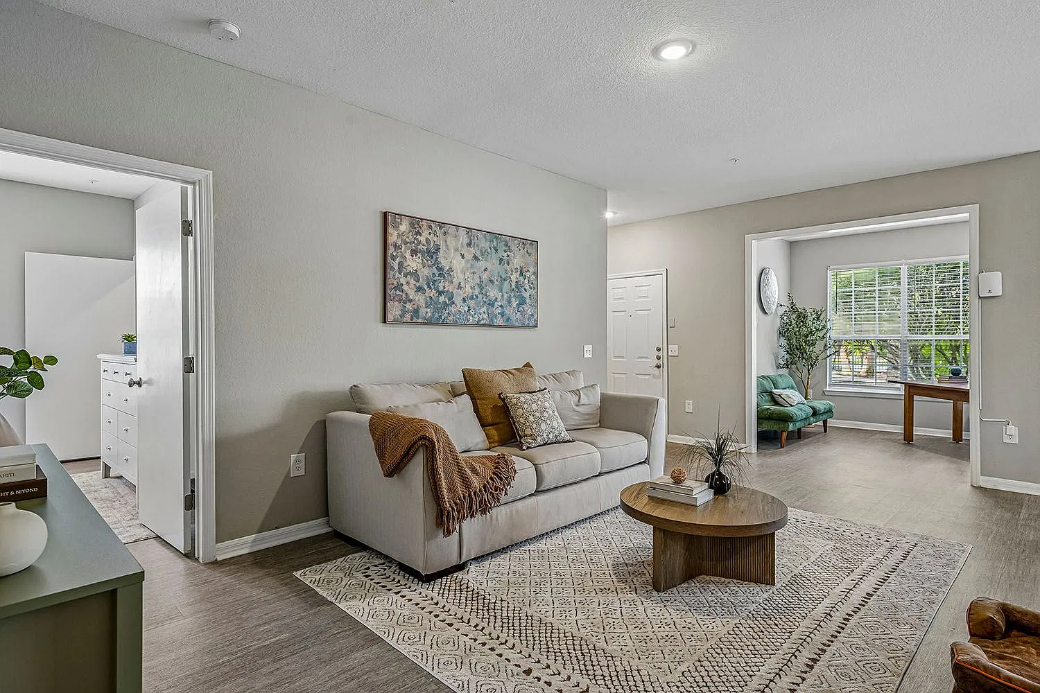 Westwood Reserve Apartments — Photo 1