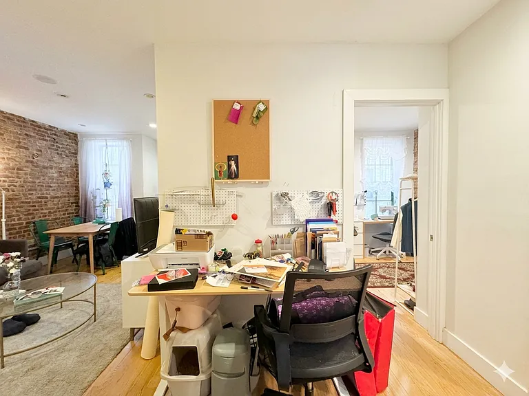 871 Hart St #4R — Photo 10