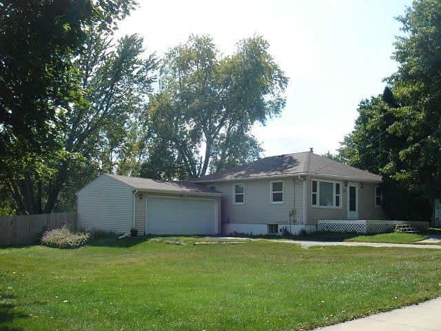 1st image of 133 E 2nd St