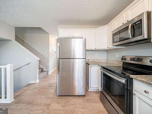 2nd image of 2183 Ramblewood Cir