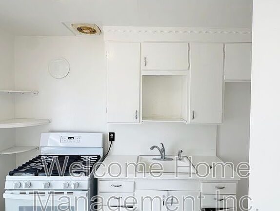 3rd image of 24074 Park St